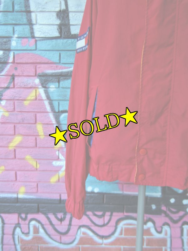 画像4: [USED]-90's【TOMMY HILFIGER】SPELLOUT DESIGN NYLON JACKET-RED (4)