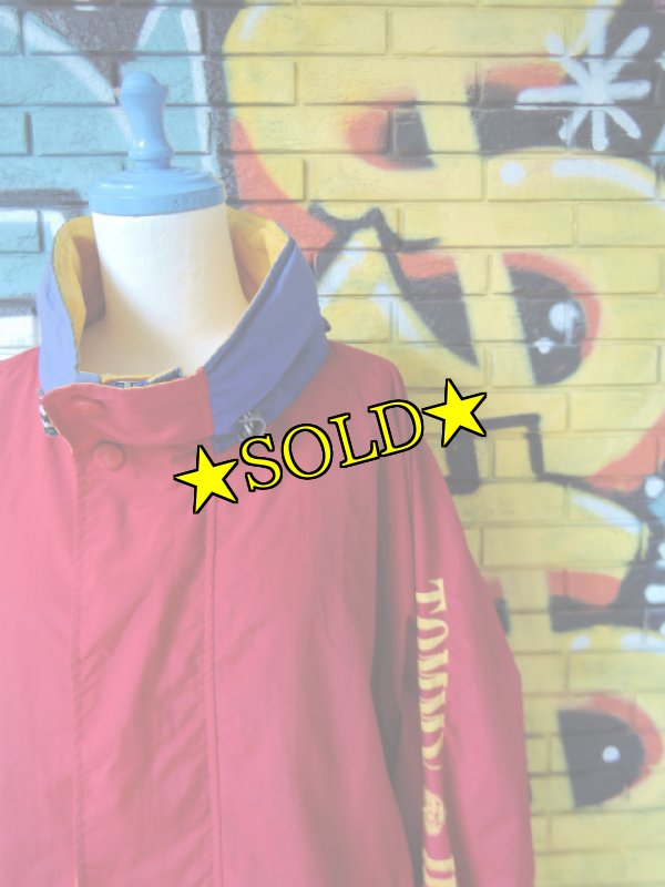 画像3: [USED]-90's【TOMMY HILFIGER】SPELLOUT DESIGN NYLON JACKET-RED (3)